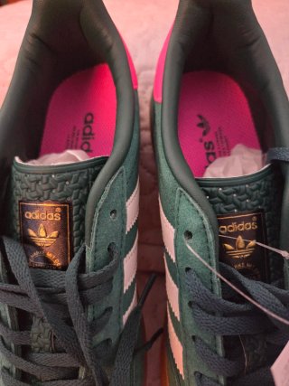 Lote 2 paia di scarpe adidas Gazelle e Campus