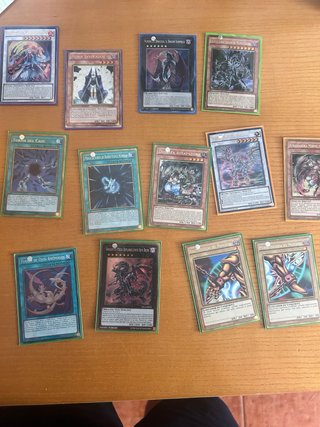 Lotto di carte Yu-Gi-Oh! +800 + 50 speciali