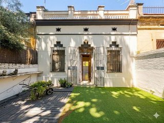 Casa adosada en venta en La Font d'en Fargues en Barcelona