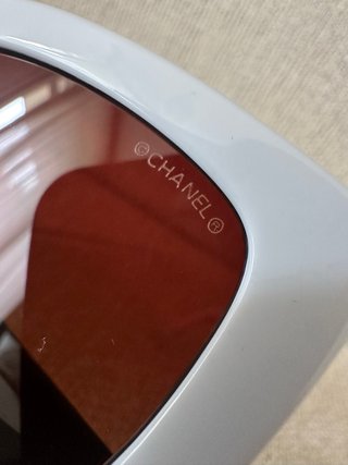 Occhiali da sole Chanel bianchi e marroni