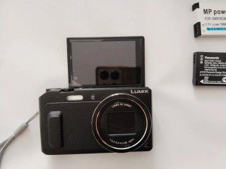 Cámara Panasonic Lumix DC Vario + Accesorios