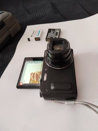 Cámara Panasonic Lumix DC Vario + Accesorios