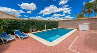 Casa adosada en venta en La Siesta - El Salado - Torreta en Torrevieja
