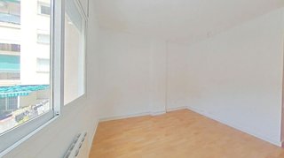Piso en venta en Porta en Barcelona