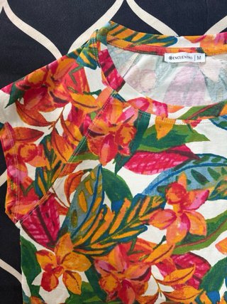 Camiseta floral M Encuentro