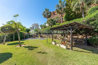 Piso en venta en Torrequebrada en Benalmádena