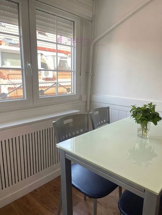 Ático en venta en Valdeacederas en Madrid