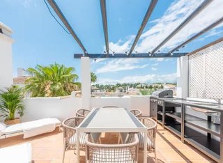 Ático en venta en Los Naranjos - Las Brisas en Marbella