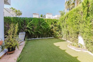 Piso en venta en Los Naranjos - Las Brisas en Marbella