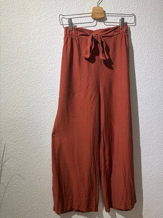 Pantalón ancho color teja con lazo