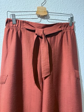 Pantalón ancho color teja con lazo