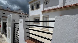 Casa adosada en venta en Campillos