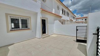 Casa adosada en venta en Campillos