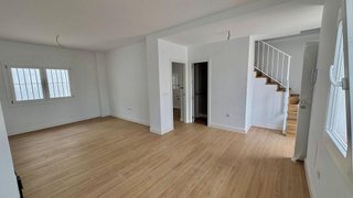 Casa adosada en venta en Campillos