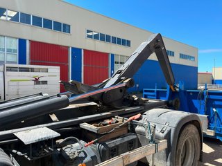 MAN TGM 18.290 gancho portacontenedores