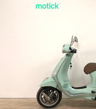 VESPA PRIMAVERA 125 (BAUL)