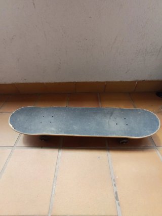 Monopatín Skate Calavera Camuflaje