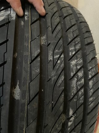 Neumático 225/45 R17