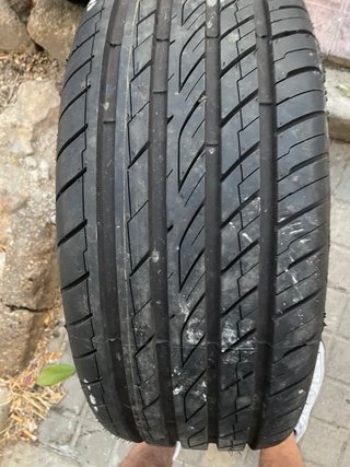 Neumático 225/45 R17