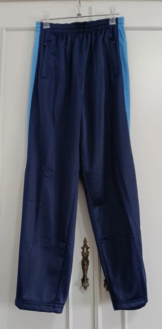Conjunto chándal azul marino, claro y blanco