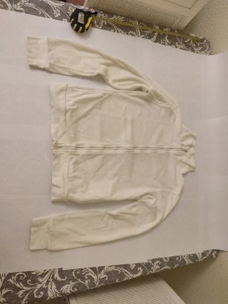 Sudadera de terciopelo blanca