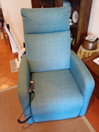 Poltrona motorizzata come nuova