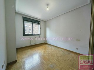 Piso en venta en Milán - Pumarín - Teatinos en Oviedo