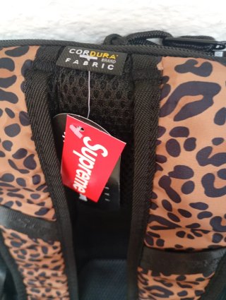 Mochila Supreme Leopardo Naranja y Negra