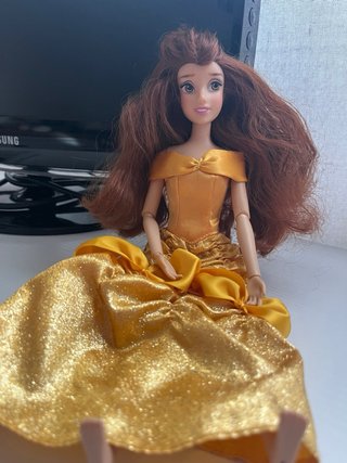 Muñeca Bella Disney Vestido Amarillo