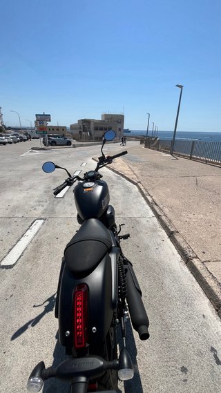 QJ Motor 300 SVR Negra