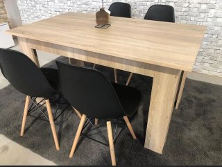 Mesa y 4 Sillas Madera