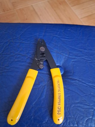 Alicates Pelacables Fibra Óptica CFS-3