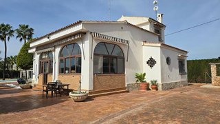 Chalet en venta en Algorós - El Derramador en Elche