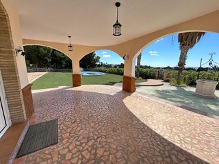 Chalet en venta en Albatera