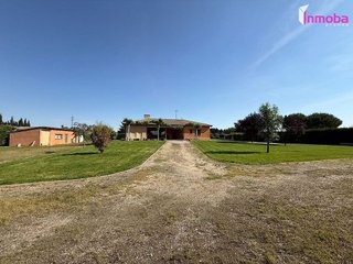 Chalet en venta en Zona Rural en Aranda de Duero