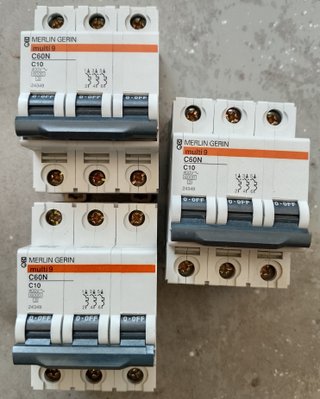 Lote automatico magnetotermico trifasico 3P
