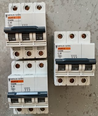 Lote automatico magnetotermico trifasico 3P