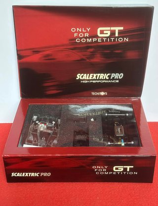 AUDI R8 PRO “GLASSWORK” (SCALEXTRIC)