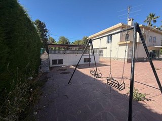 Chalet en venta en Peña de las Águilas en Elche
