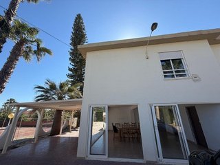 Chalet en venta en Peña de las Águilas en Elche