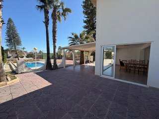 Chalet en venta en Peña de las Águilas en Elche