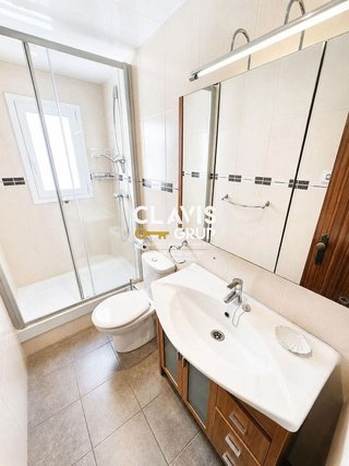 Ático en venta en Les Roquetes en Barcelona