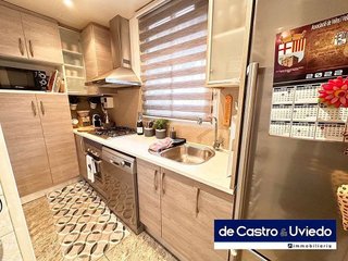 Ático en venta en Navas en Barcelona
