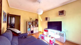 Piso en venta en As Lagoas en Ourense