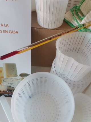 Kit para elaboración de queso casero.