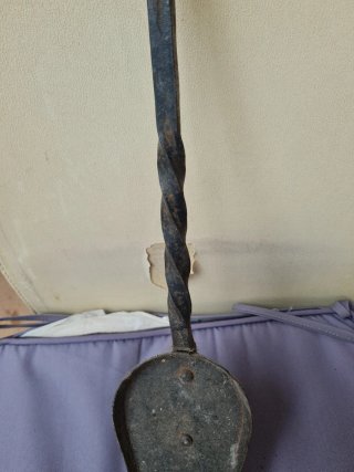 Achicador de chimenea o barbacoa de hierro