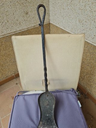 Achicador de chimenea o barbacoa de hierro