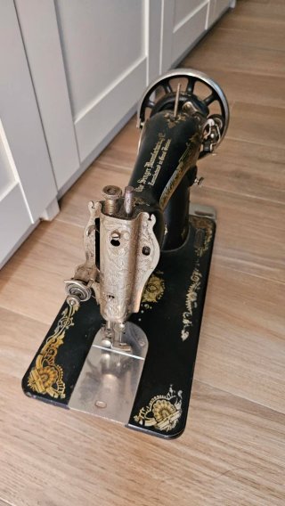 Maquina de coser antigua Singer muy buen estado