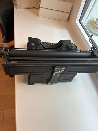 Máquina de escribir Hispano-Olivetti HO M40