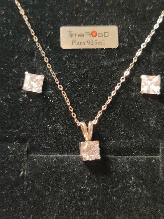 Conjunto de plata de ley con circonitas